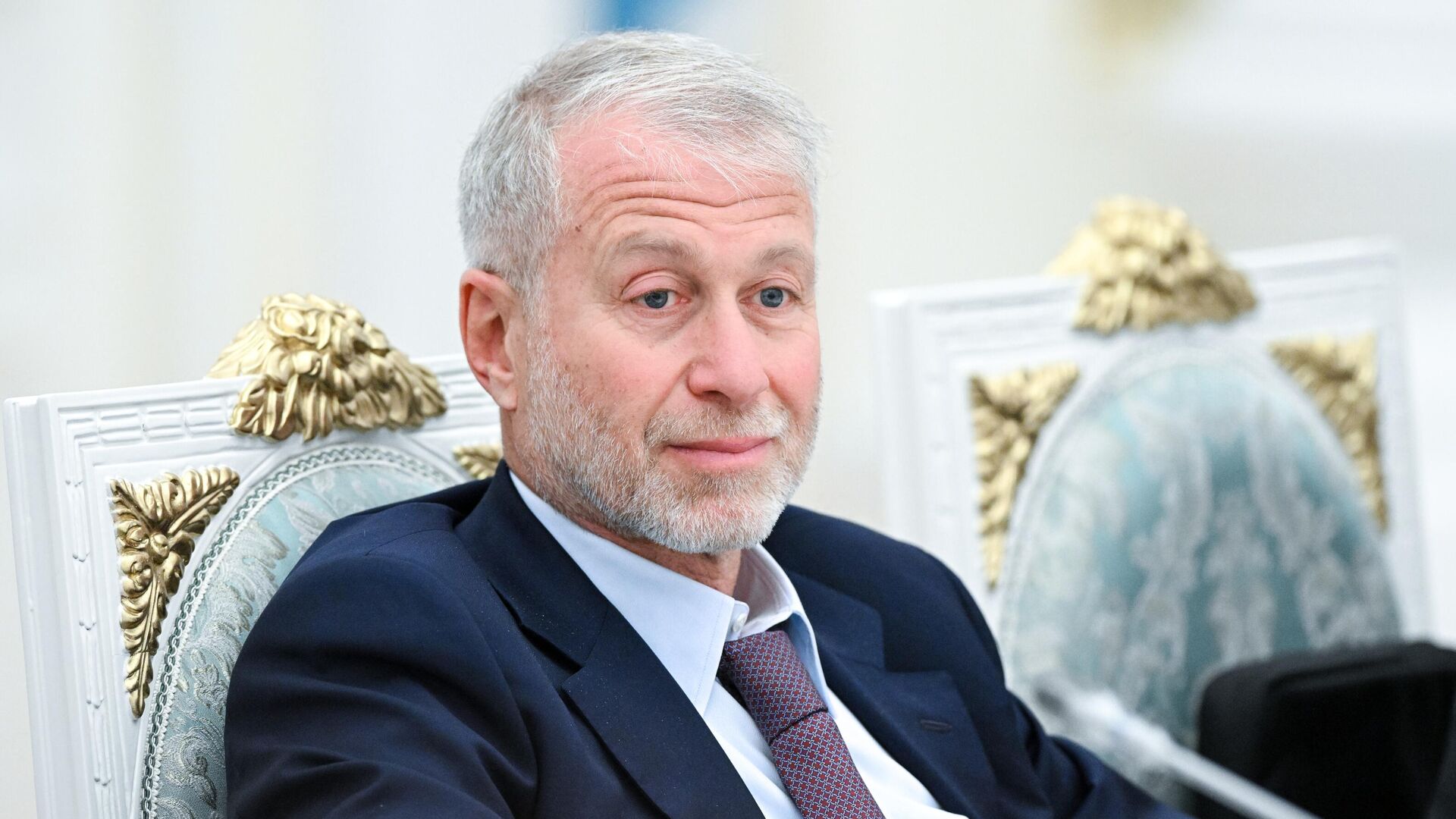 Абрамович "Челси"даги пулларини назорат қилиш учун курашишга тайёр